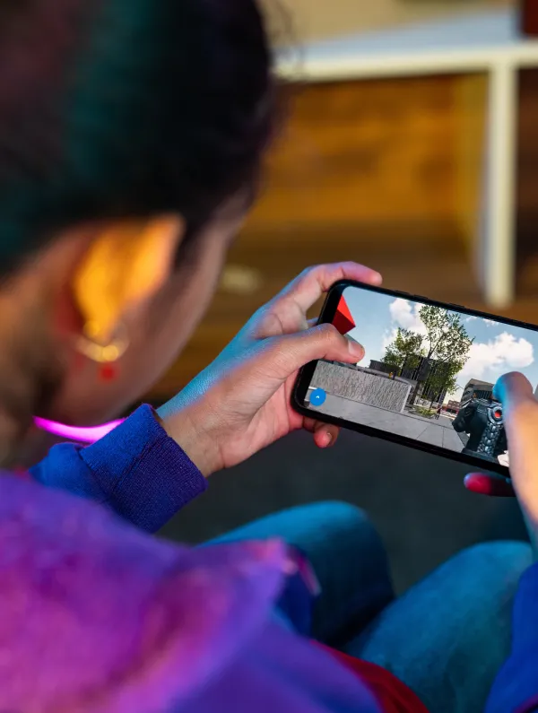 Niña jugando a videojuegos